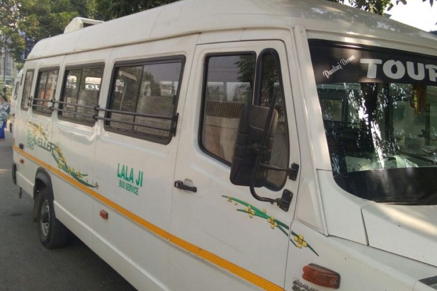 Hire 21 Seater Minibus in Delhi