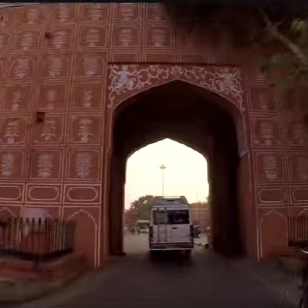 amer fort by tempo traveller amer fort by tempo traveller