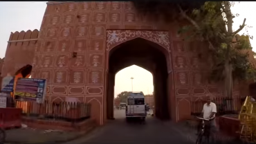 amer fort by tempo traveller