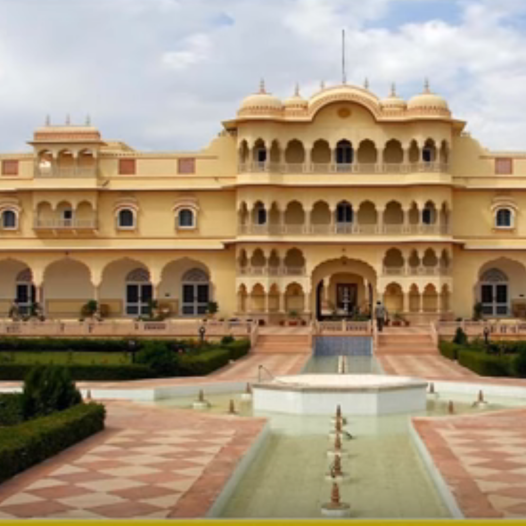 Nahargarh Fort tour by tempo traveller 1
